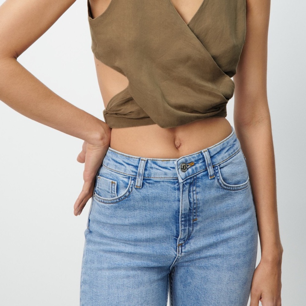 Zara High Rise Mini Flare Jeans NWT - Picture 8 of 9